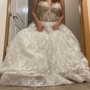 Wedding dress